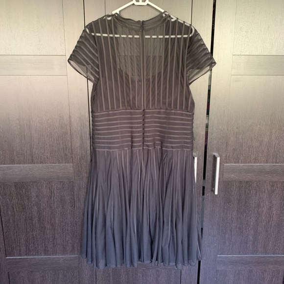 JS Collections cocktail dress - Picture 3 of 4